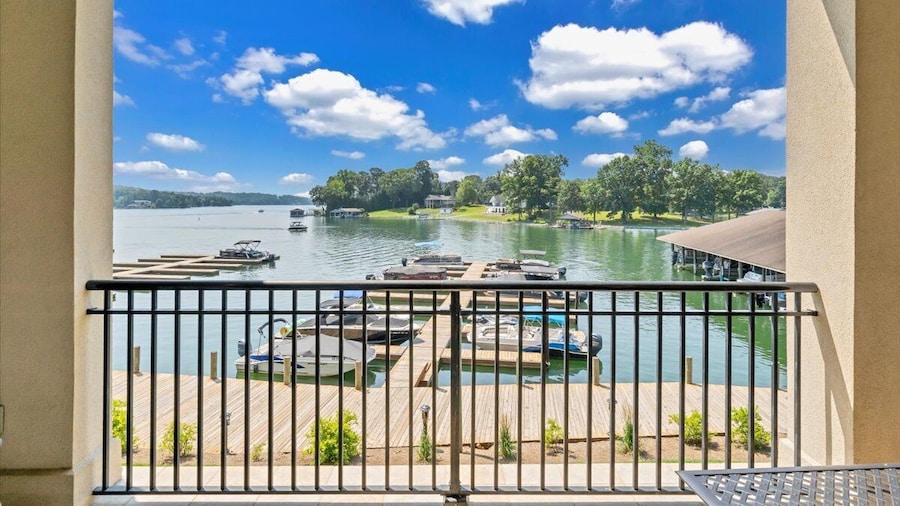Lake Stardust - Condo With Pool ! Pet Friendly