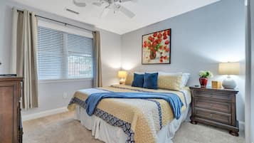 Condo, nhiều giường, ban công (LAKE Stardust)