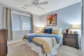 Room - Lake Stardust - Condo With Pool ! Pet Friendly (Moneta)