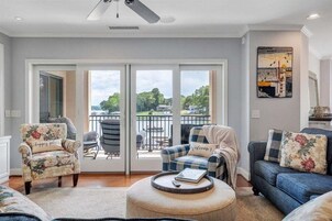 Condo, Multiple Beds, Balcony (LAKE Stardust) | Living area