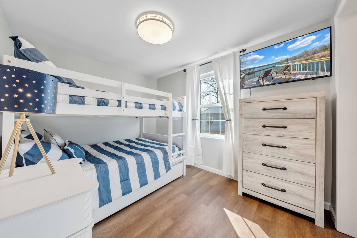 獨棟房屋, 多張床, 庭院 (LAKE Starboard)