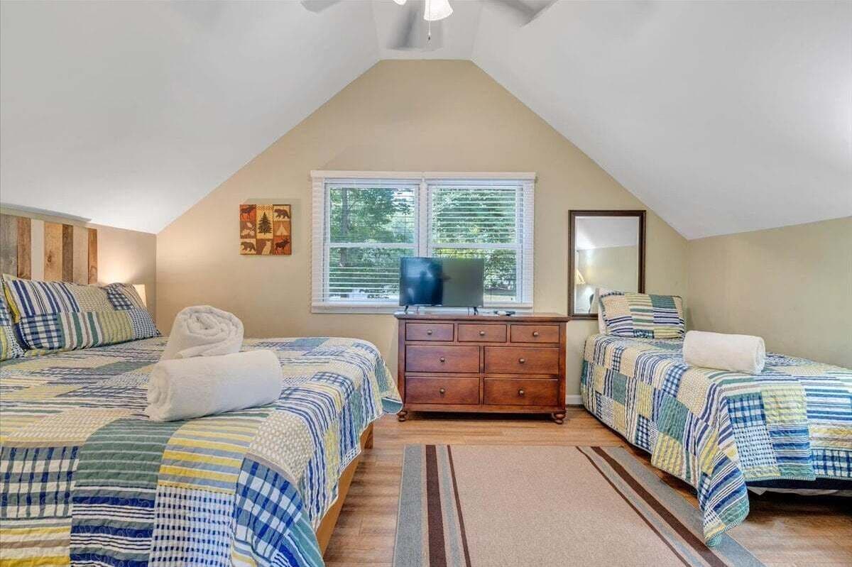 Ferienhaus, Mehrere Betten, Whirlpool (LAKE Sunrise Retreat)