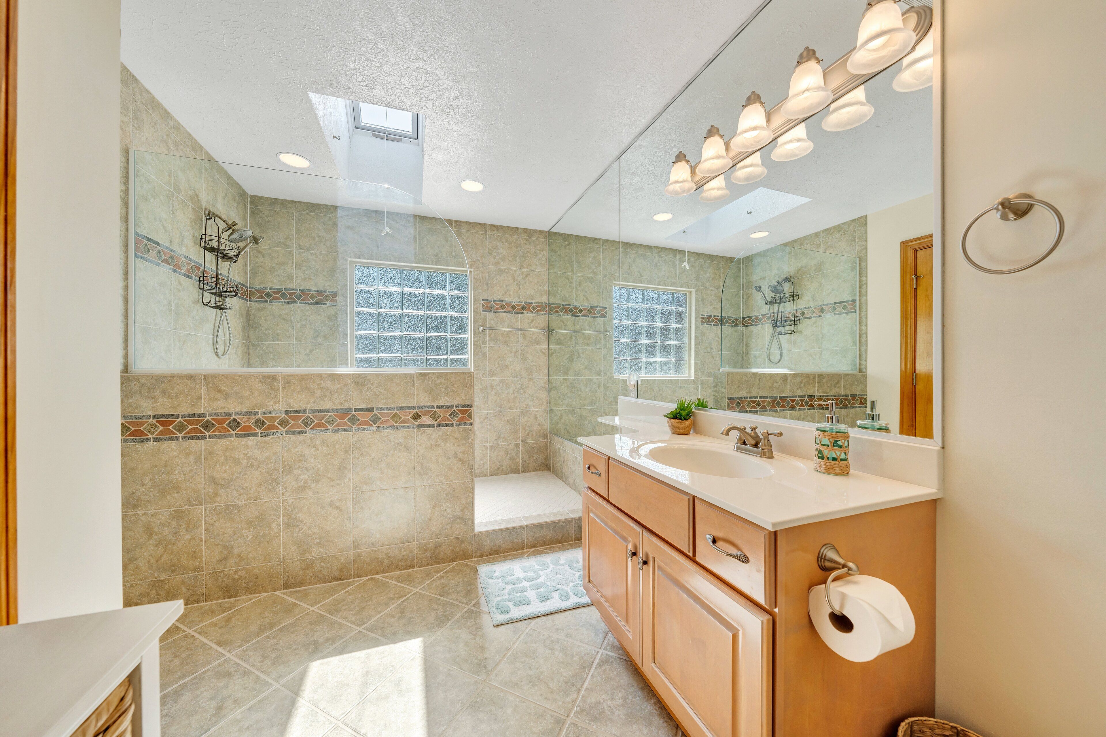 House, Multiple Beds, Patio (LAKE Stargaze) | Bathroom