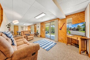 Hus, flere senger, terrasse (LAKE Stargaze) | Oppholdsområde