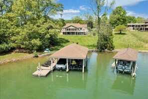 Exterior - Stargaze - Lakefront With Private Dock (Huddleston)