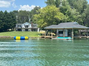 Exterior - Lake Haven - 5 Bedroom w/ Hot tub and Private Dock (Penhook)