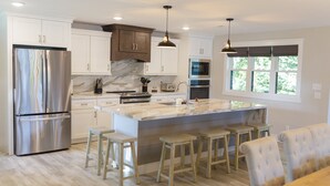 Rumah, Beberapa Tempat Tidur, hot tub (LAKE Haven) | Dapur pribadi