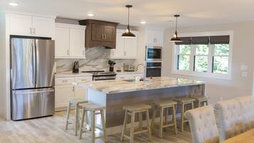 House, Berbilang Katil, Hot Tub (LAKE Haven) | Dapur peribadi