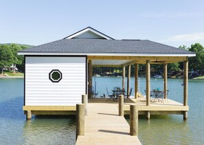 Outdoor dining - Lake Haven - 5 Bedroom w/ Hot tub and Private Dock (Penhook)
