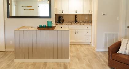 Lake Haven - 5 Bedroom w/ Hot tub and Private Dock