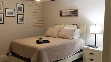 House, Multiple Beds, Hot Tub (LAKE Haven)