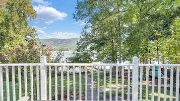 House, Multiple Beds, Patio (LAKE Thomwells Family Affair) | View from room