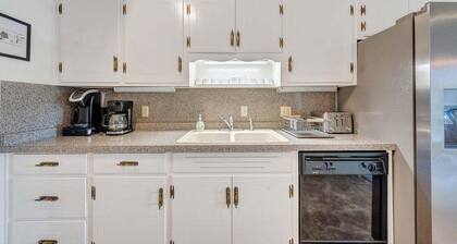 Thomwells Family Affair - Private Dock, Sleeps 18!