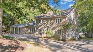 Exterior - Thomwells Family Affair - Private Dock, Sleeps 18! (Penhook)