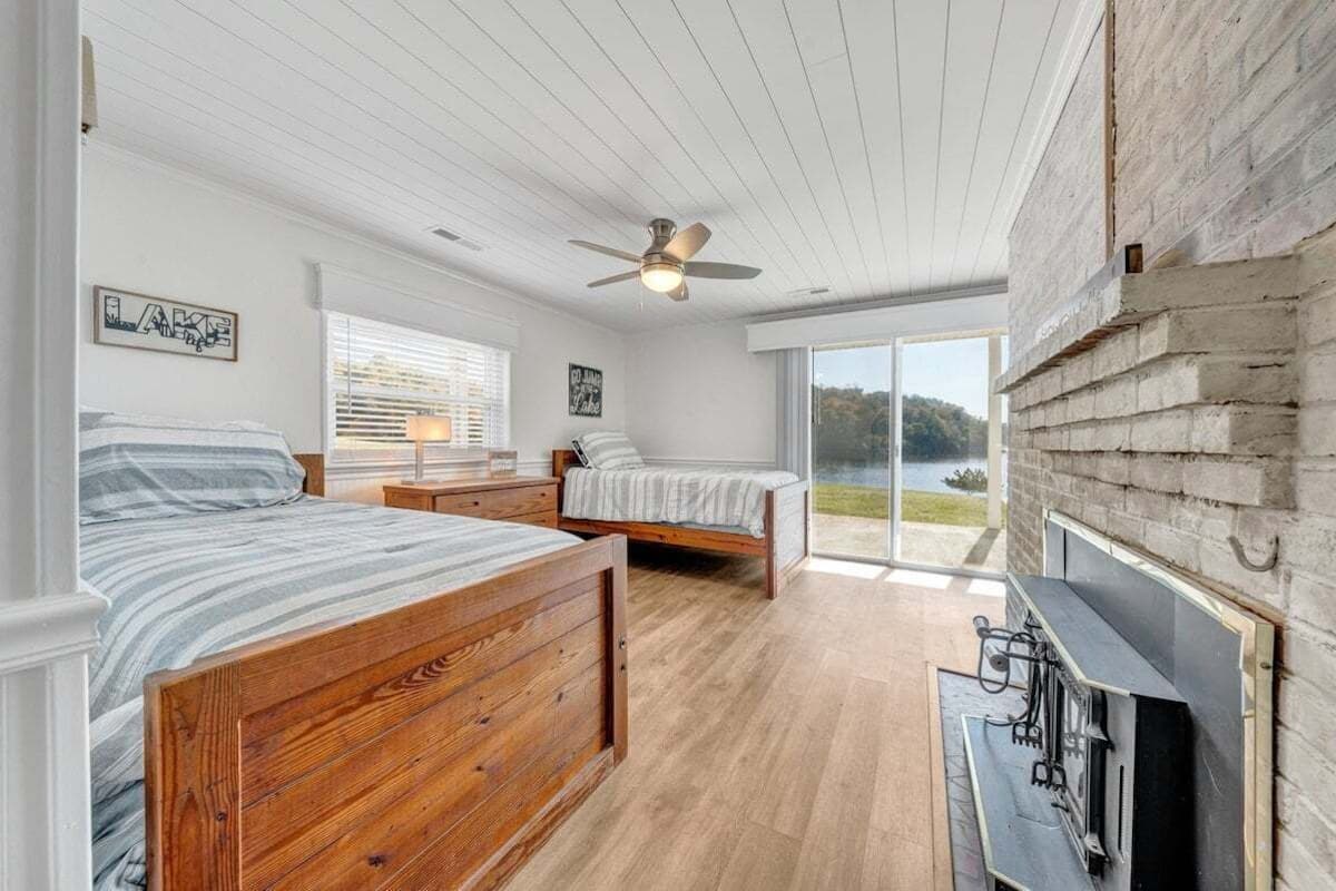 House, Multiple Beds, Patio (LAKE Paradise Point)