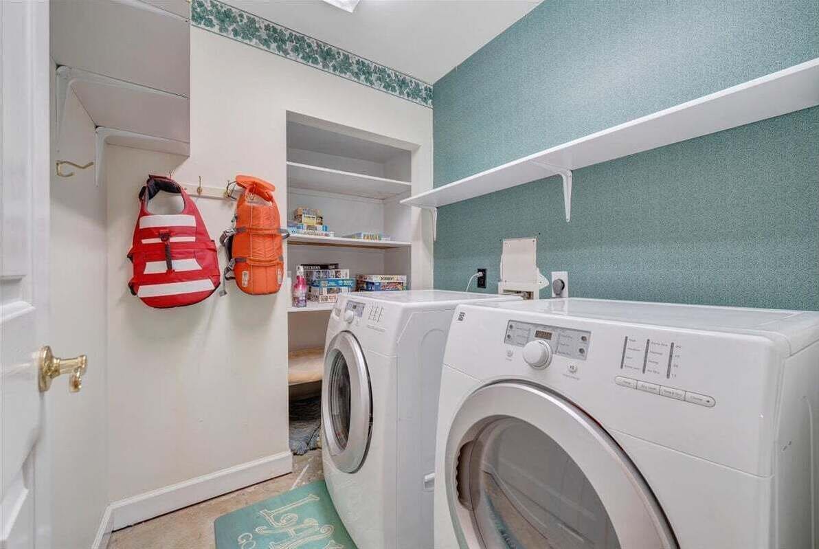 House, Multiple Beds, Kitchen (LAKE Reel Relaxed) | Laundry