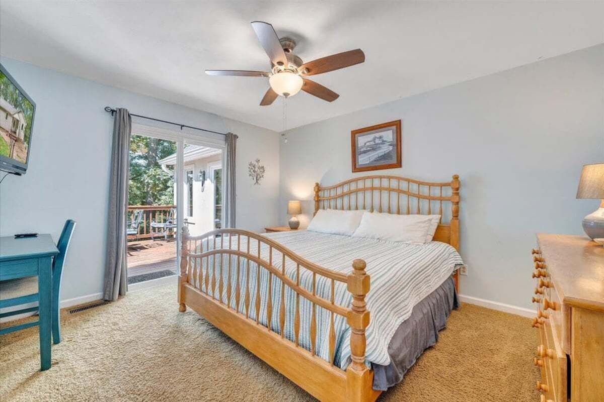 House, Multiple Beds, Kitchen (LAKE Reel Relaxed)