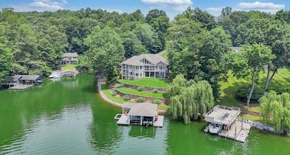 Great Escape on Smith Mountain Lake - Lakefront, Private Dock, & Hot Tub