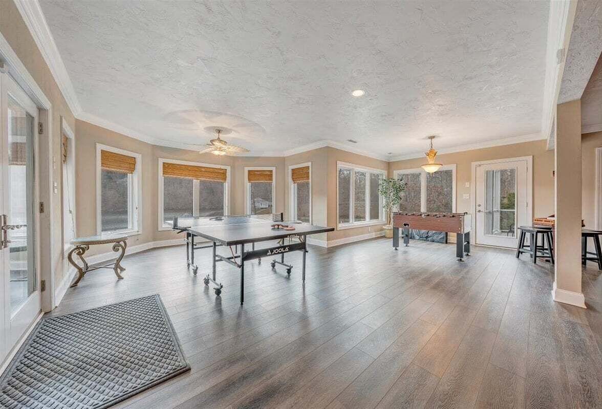 منزل - عدة أسرّة - بمغطس ساخن (LAKE Great Escape on Smith Mountain) | غرفة الألعاب