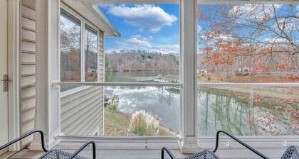 Great Escape on Smith Mountain Lake - Lakefront, Private Dock, & Hot Tub