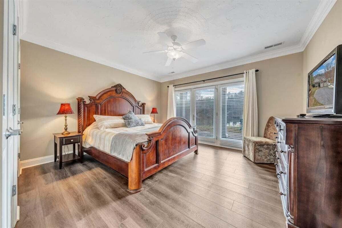 獨棟房屋, 多張床, 熱水浴缸 (LAKE Great Escape on Smith Mountain)