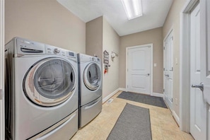 獨棟房屋, 多張床, 熱水浴缸 (LAKE Great Escape on Smith Mountain) | 住宿內部