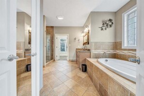 House, Multiple Beds, Hot Tub (LAKE Great Escape on Smith Mountain) | Bathroom | Towels - Great Escape on Smith Mountain Lake - Lakefront, Private Dock, & Hot Tub (Goodview)