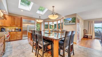 House, Multiple Beds, Kitchen (Private Lakefront Oasis - 5 Bedroom) | Private kitchen