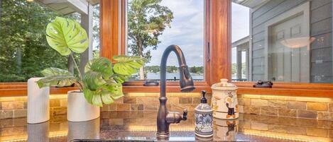 House, Multiple Beds, Kitchen (Private Lakefront Oasis - 5 Bedroom) | Interior