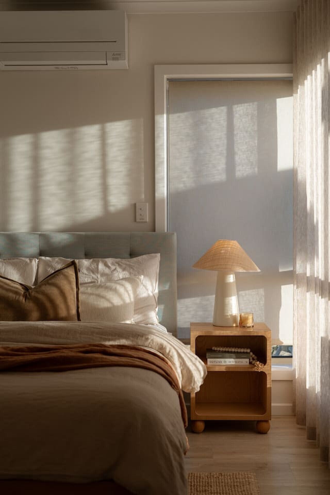 Bureau, fer et planche à repasser, lit parapluie, Wi-Fi