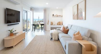 The Nook Studio ~ 1 bedroom ~ stunning ocean views