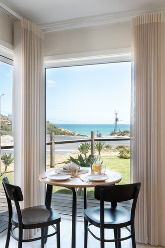 The Nook Studio ~ 1 bedroom ~ stunning ocean views