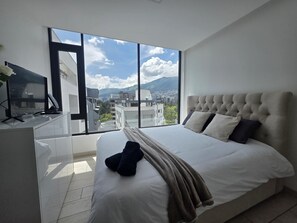 1 bedroom, iron/ironing board, WiFi, bed sheets - Luxury Studio in Harmony - Best Area Quito, Pool, Gym & Fast WiFi (Quito)