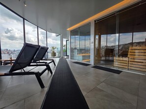 Terrace/patio - Luxury Studio in Harmony - Best Area Quito, Pool, Gym & Fast WiFi (Quito)