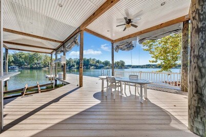 Lake Paradiso - Lakefront Home With Private Dock