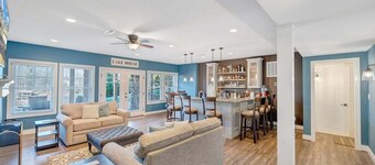 Serenity Shores - Private Lakefront Home With Dock