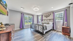 獨棟房屋, 多張床, 可使用泳池 (Lakeview Village East) | 4 間臥室、獨特裝潢、布置獨特、床單