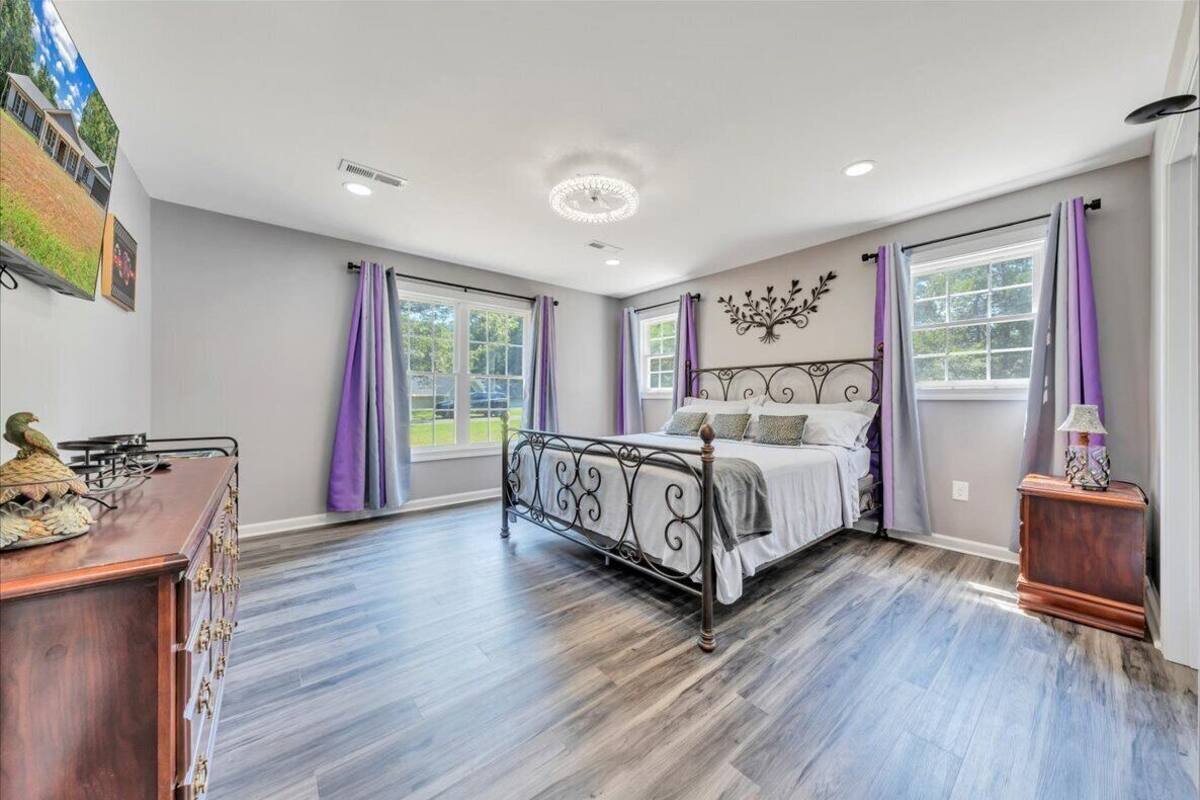 ハウス ベッド (複数台) プールアクセス (Lakeview Village East)