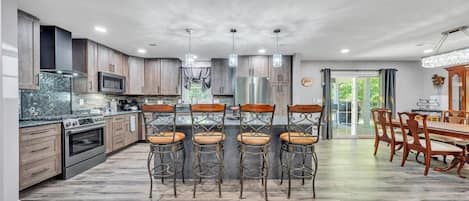 Casa, varias camas, acceso a la alberca (Lakeview Village East) | Cocina privada