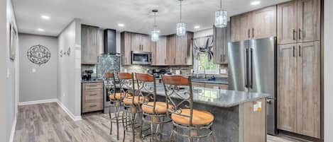 Nhà, nhiều giường, có thể sử dụng hồ bơi (Lakeview Village East) | Bếp riêng