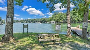 Khu ẩm thực ngoài trời