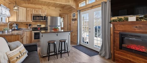 TV connectée, cheminée, lecteur de DVD