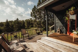 Terrace/patio - Fabulous 2-bedroom house in Grand Marais perfect for your getaway (Grand Marais)