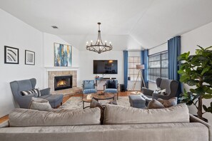 Living area - Luxury Austin Retreat w/Hot Tub & Fireplace - 4BR (Austin)