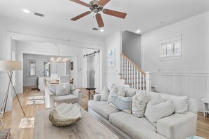 Unclassified image, 2 of 39, button