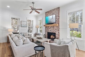 Unclassified image, 3 of 39, button