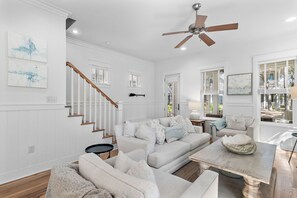 Unclassified image, 4 of 39, button