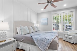 4 Schlafzimmer, Schreibtisch, Reisekinderbett, kostenloses WLAN