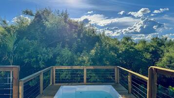 Chalet | Bain à remous extérieur