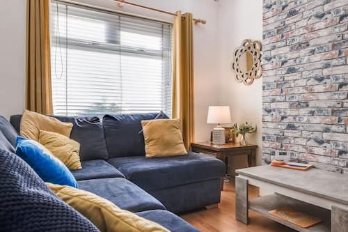 House, Patio | Living area | Flat-screen TV